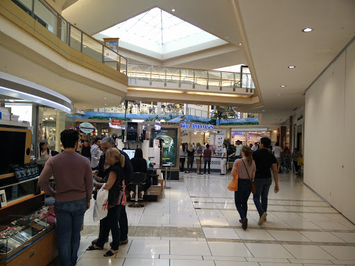 Shopping Mall «International Plaza and Bay Street», reviews and photos, 2223 N Westshore Blvd, Tampa, FL 33607, USA