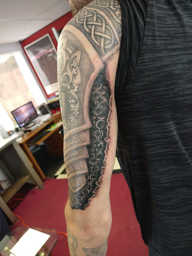 Tattoo Shop «Last Detail Tattoo Studio», reviews and photos, 8402 W Morgan Ave, Milwaukee, WI 53220, USA