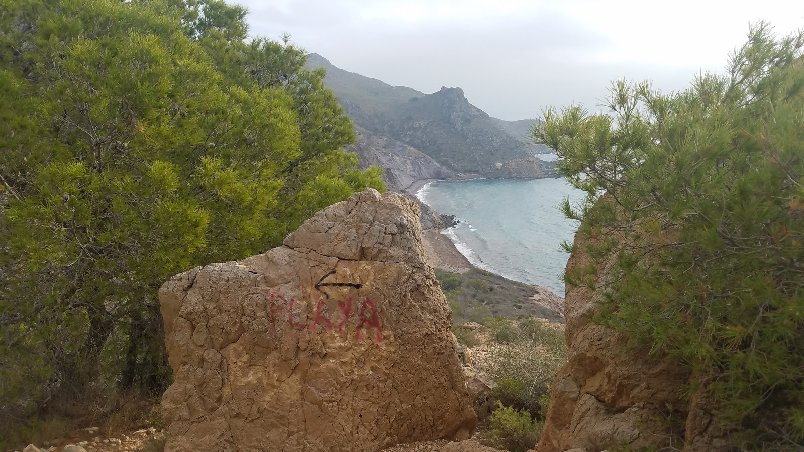 Foto von Playa de Fatares mit teilweise sauber Sauberkeitsgrad