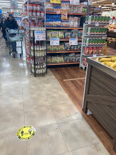 Asian Grocery Store «Lotte Plaza Market - Ashburn», reviews and photos, 43930 Farmwell Hunt Plaza #100, Ashburn, VA 20147, USA