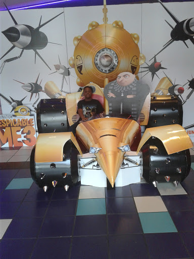 Movie Theater «Regal Cinemas Hollywood 24 @ North I-85», reviews and photos, 3265 Northeast Expy, Chamblee, GA 30341, USA