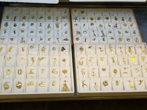 Pawn Shop «Woodbridge Gold & Pawn», reviews and photos, 13572 Jefferson Davis Hwy, Woodbridge, VA 22191, USA