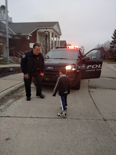 Community Center «Grosse Pte Woods Community Center», reviews and photos, 20025 Mack Plaza Dr, Grosse Pointe Woods, MI 48236, USA