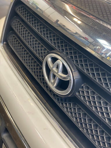 Auto Repair Shop «Arbor Auto Repair Austin», reviews and photos, 5422 Burnet Rd, Austin, TX 78756, USA