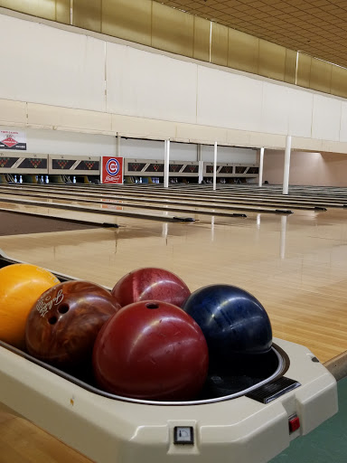 Bowling Alley «Poplar Creek Bowl», reviews and photos, 2354 W Higgins Rd, Hoffman Estates, IL 60169, USA