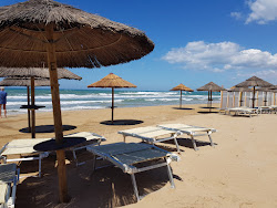 Foto von Carratois Strand und die siedlung