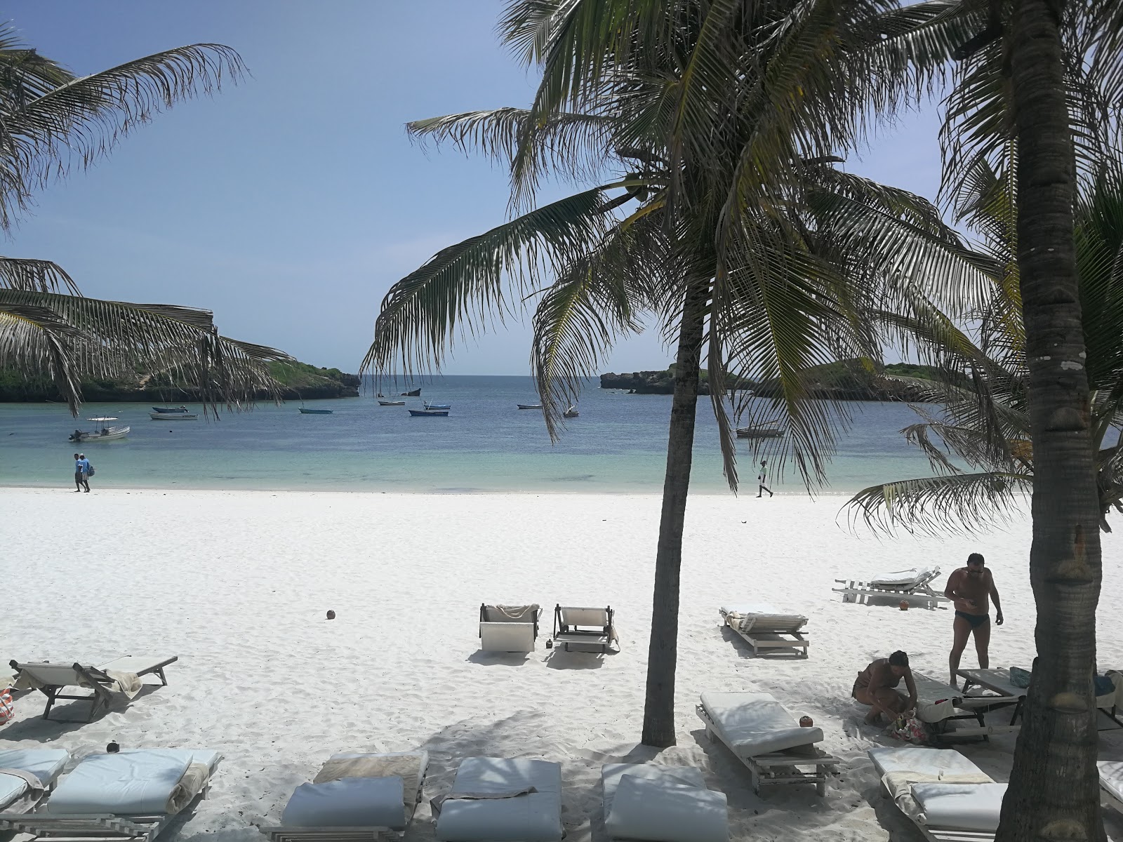 Foto de Playa de Watamu con agua cristalina superficie