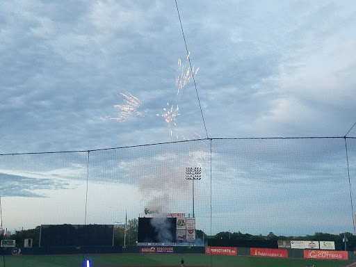Stadium «Veterans Memorial Stadium», reviews and photos, 950 Rockford Rd SW, Cedar Rapids, IA 52404, USA