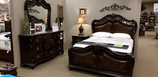 Furniture Store «Raymour & Flanigan Furniture and Mattress Store», reviews and photos, 3375 Berlin Turnpike, Newington, CT 06111, USA