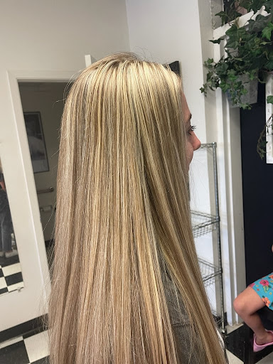 Hair Salon «Changes Family Hair Salon», reviews and photos, 310 S Morgan St, Granbury, TX 76048, USA