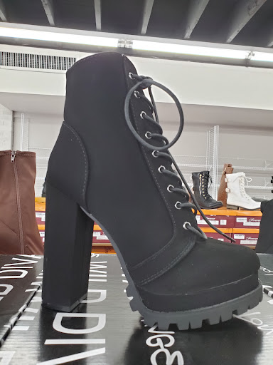 Shoe Store «SHOE! TIME 87», reviews and photos, 8533 S Cottage Grove Ave, Chicago, IL 60619, USA