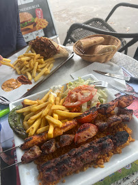 Plats et boissons du Kebab Restaurant Paristanbul-Porte de Clignancourt - n°2
