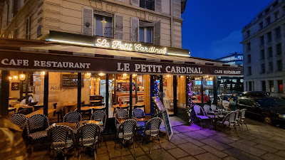 Le Petit Cardinal à Paris
