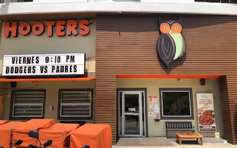 Hooters Malecón image