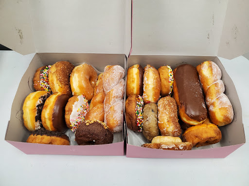 Donut Shop «Donut Hut», reviews and photos, 2025 W Magnolia Blvd, Burbank, CA 91506, USA