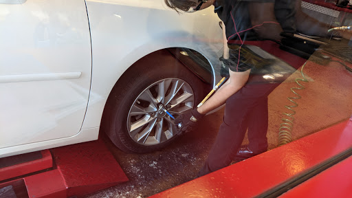 Tire Shop «Discount Tire Store - San Diego, CA», reviews and photos, 5860 Miramar Rd, San Diego, CA 92121, USA