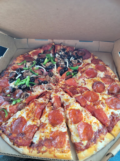 Pizza Restaurant «Round Table Pizza», reviews and photos, 15730 Bellflower Blvd, Bellflower, CA 90706, USA