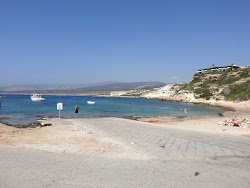 Zdjęcie Agios Georgios Beach obszar udogodnień