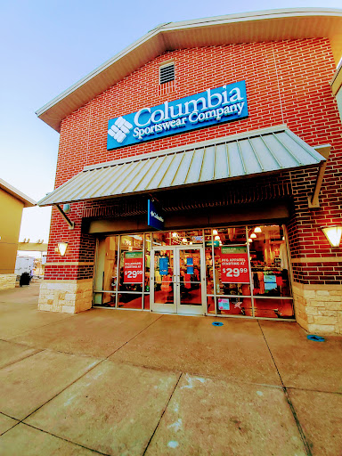 Sportswear Store «Columbia Sportswear Outlet Store at Houston Premium Outlets», reviews and photos, 29300 Hempstead Rd, Cypress, TX 77433, USA