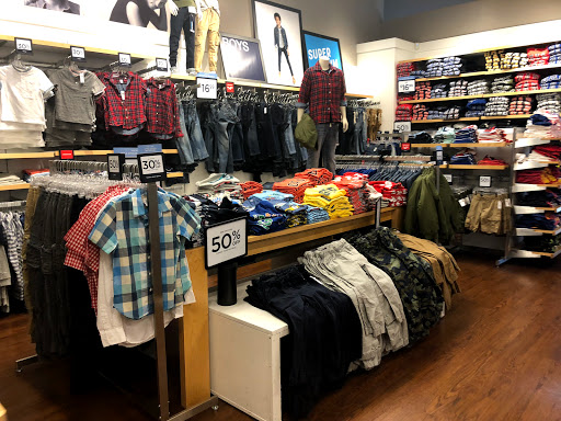 Clothing Store «Gap», reviews and photos, 18511 Outlet Blvd, Chesterfield, MO 63005, USA