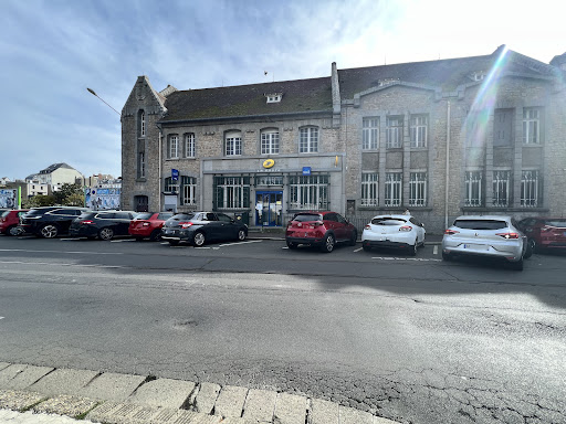 La Poste - Centre d’examen du code de la route à Granville, Manche