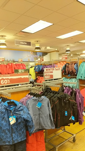 Sportswear Store «Columbia Sportswear Outlet», reviews and photos, 3 Monroe Pkwy, Lake Oswego, OR 97035, USA