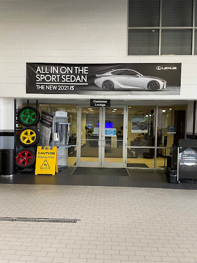 Lexus Dealer «McGrath Lexus of Chicago», reviews and photos, 1250 W Division St, Chicago, IL 60642, USA