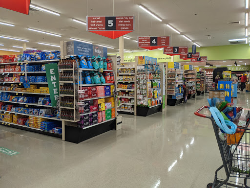 Grocery Store «Hannaford Supermarket», reviews and photos, 5 Gilbert St, North Brookfield, MA 01535, USA