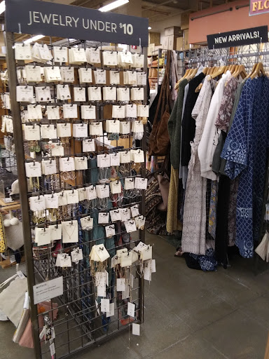 Furniture Store «Cost Plus World Market», reviews and photos, 1725 Maple Ave, Evanston, IL 60201, USA