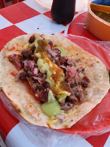 Tacos De Carne Asada Y Ubre El Brochetas