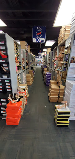 Shoe Store «Wholesale Fashion Shoes», reviews and photos, 4041 E Thomas Rd, Phoenix, AZ 85018, USA