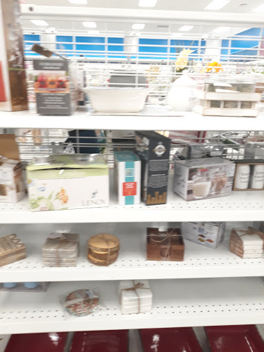 Clothing Store «Ross Dress for Less», reviews and photos, 484 Randall Rd, South Elgin, IL 60177, USA