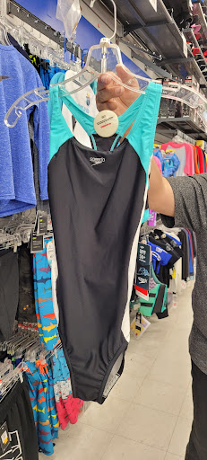 Sporting Goods Store «Big 5 Sporting Goods - Fresno», reviews and photos, 5488 N Blackstone Ave, Fresno, CA 93710, USA