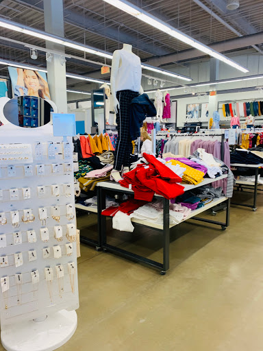 Clothing Store «Old Navy», reviews and photos, 3020 Brandywine Pkwy, Wilmington, DE 19803, USA