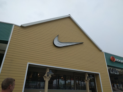 Clothing Store «Nike Factory Store», reviews and photos, 603 Stanley K Tanger Dr, Lancaster, PA 17602, USA