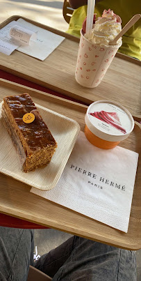 Gâteau au café du Restaurant LE CAFÉ PIERRE HERMÉ à Paris - n°6