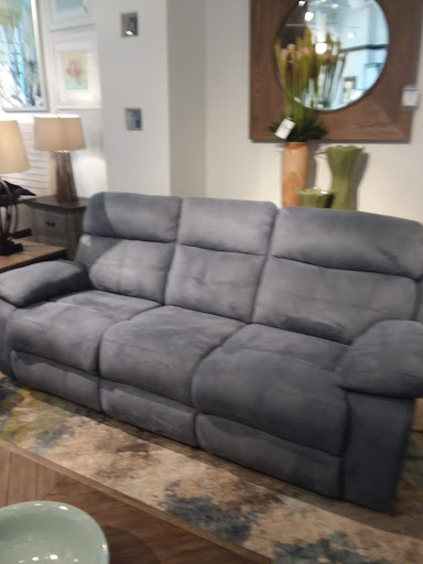 Furniture Store «Rooms To Go Furniture Store - Port Richey», reviews and photos, 9500 Scenic Dr, Port Richey, FL 34668, USA