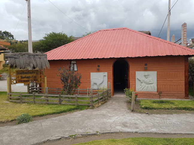 97F3+37C, Calpi, Ecuador