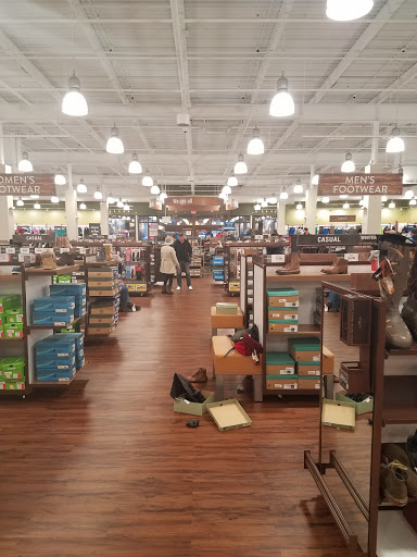 Outdoor Sports Store «Sierra Trading Post», reviews and photos, 67 Newtown Rd #18, Danbury, CT 06810, USA