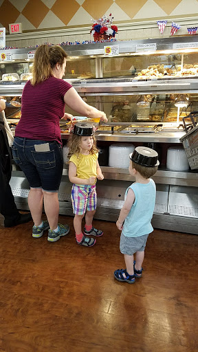 Shopping Mall «Ten Acre Mall», reviews and photos, 639 Straits Turnpike, Watertown, CT 06795, USA