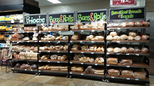 Supermarket «Giant Eagle Supermarket», reviews and photos, 2775 W Market St, Fairlawn, OH 44333, USA