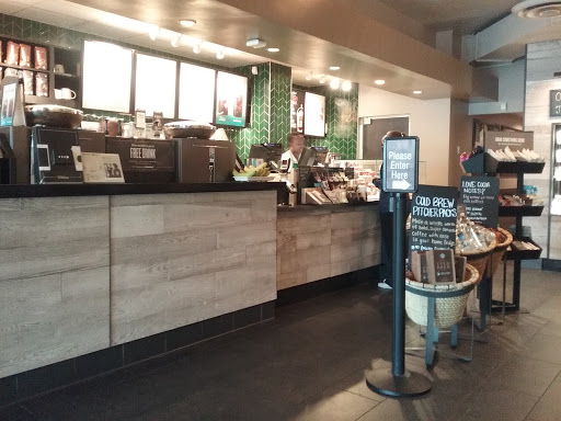 Shopping Mall «Woodmoor Shopping Center», reviews and photos, 10115 Colesville Rd, Silver Spring, MD 20901, USA