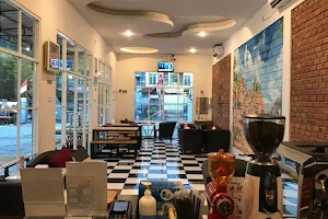 Trijaya Cafe & Carwash image