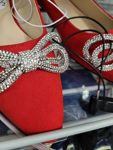 Clothing Store «Burlington Coat Factory», reviews and photos, 833 Lancaster Dr NE, Salem, OR 97301, USA