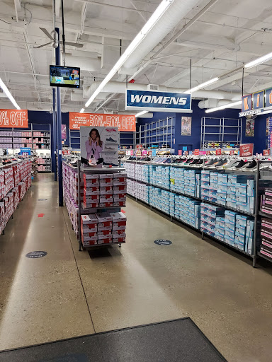 Shoe Store «SKECHERS Factory Outlet», reviews and photos, 15251 Beach Blvd, Westminster, CA 92683, USA