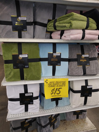 Discount Store «Bargain Hunt», reviews and photos, 3137 Dixie Hwy, Erlanger, KY 41018, USA