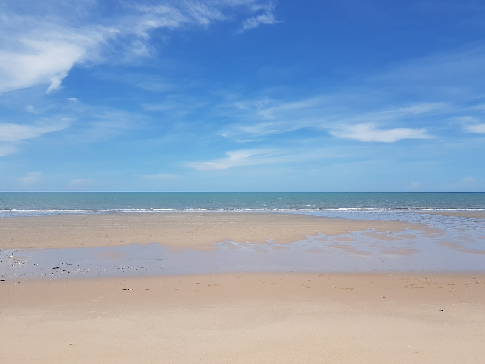 Foto von Kaew Beach mit langer gerader strand