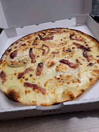Plats et boissons du Pizzas à emporter Pizza M à Saint-Georges-du-Vièvre - n°14