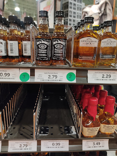 Wine Store «Total Wine & More», reviews and photos, 11 Mystic View Rd, Everett, MA 02149, USA