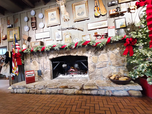 American Restaurant «Cracker Barrel Old Country Store», reviews and photos, 13833 W Hillsborough Ave, Tampa, FL 33635, USA